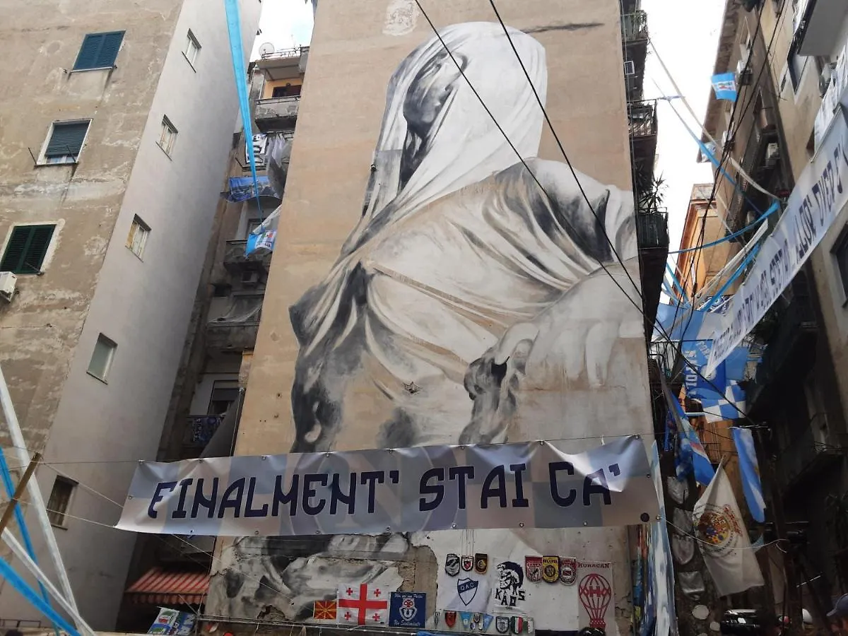Apartment Dimora Maradona Ai Quartieri Spagn0Li Naples