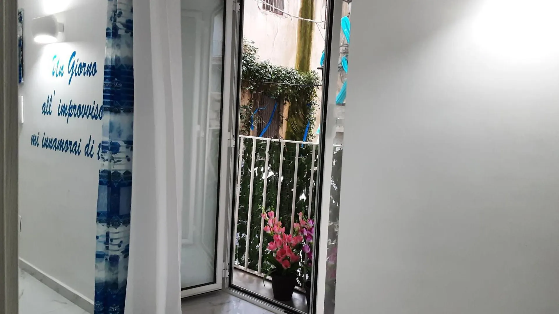 Dimora Maradona Ai Quartieri Spagn0Li Naples Italy