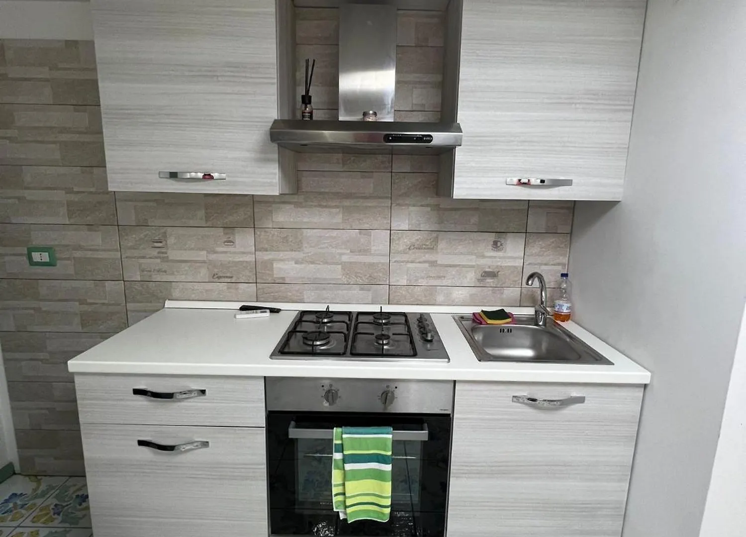 Apartment Dimora Maradona Ai Quartieri Spagn0Li Naples Italy