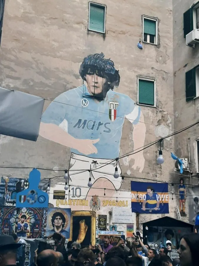 Dimora Maradona Ai Quartieri Spagn0Li Nápoles 0*,  Italia